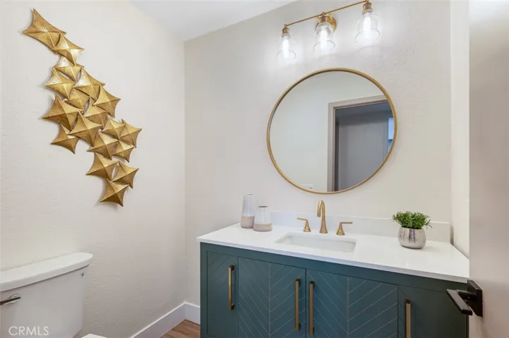 1089 Glen Circle, Costa Mesa, California 92627
