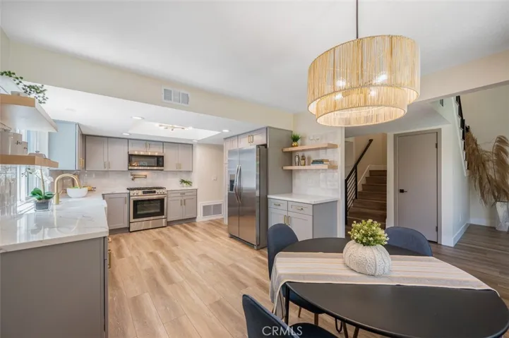 1089 Glen Circle, Costa Mesa, California 92627