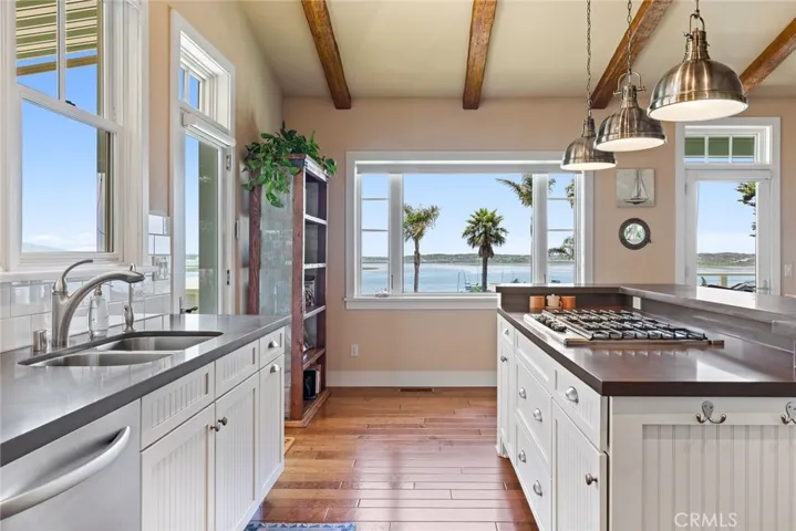 281 Main Street, Morro Bay, California 93442