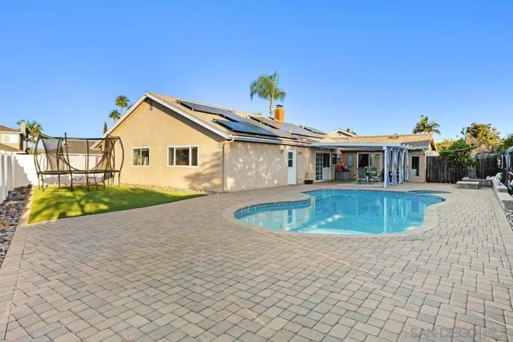 13744 Pequot Dr, Poway, California 92064
