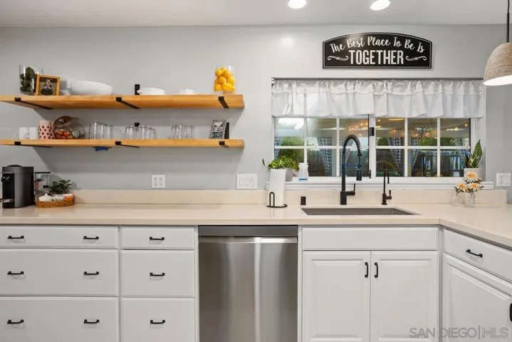 13744 Pequot Dr, Poway, California 92064