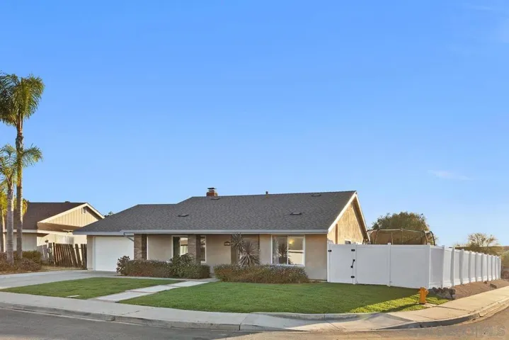 13744 Pequot Dr, Poway, California 92064