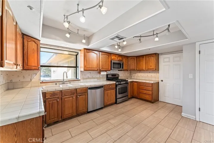 6109 Shannon Valley Road, Acton, California 93510