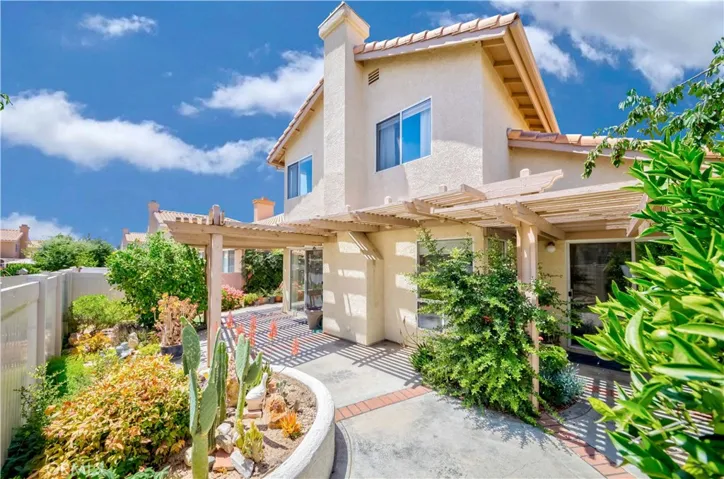 6004 Warwick Hills Way, Banning, California 92220