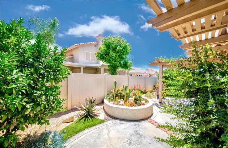 6004 Warwick Hills Way, Banning, California 92220