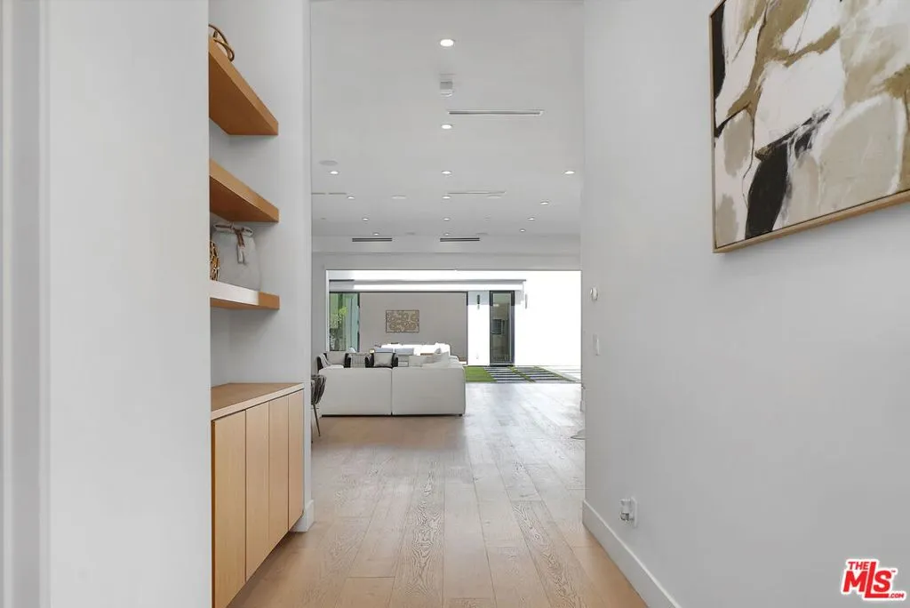 4952 Haskell Avenue, Encino, California 91436 home-pic-3