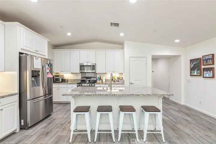 29173 Black Oak, Lake Elsinore, California 92530