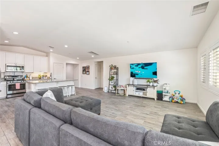 29173 Black Oak, Lake Elsinore, California 92530