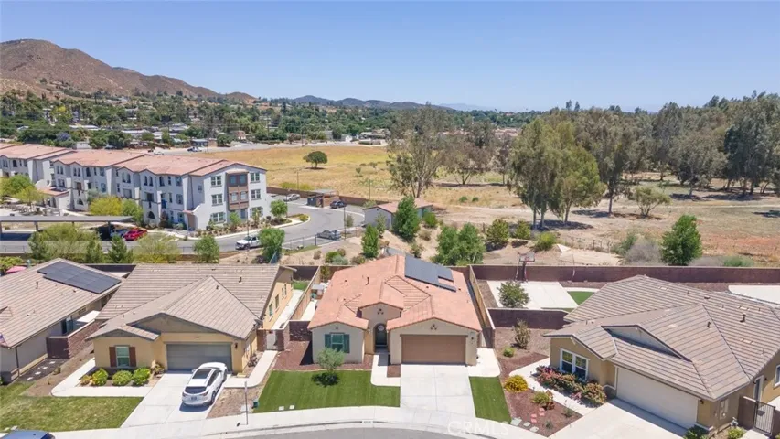 29173 Black Oak, Lake Elsinore, California 92530