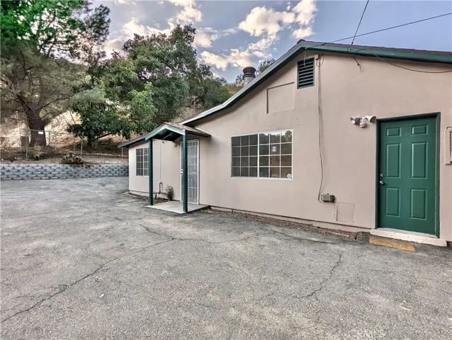 9551 Tujunga Canyon Boulevard, Tujunga, California 91042