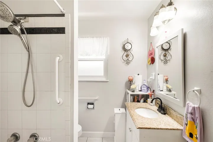 Nice recently remodeled hallway bathroom.