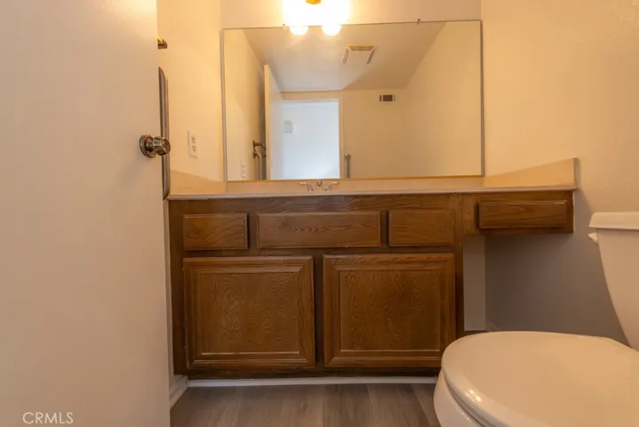 Downstairs 1/2 Bath