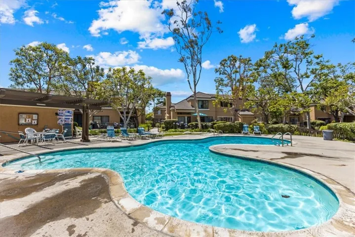 7892 Northlake Dr 112, Huntington Beach, California 92647