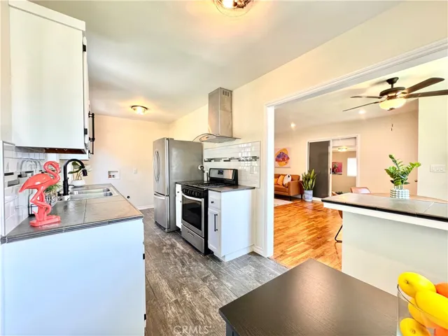 Stainless appliances.