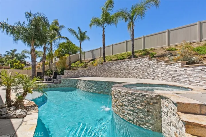 1842 Morfontaine Way, Corona, California 92883