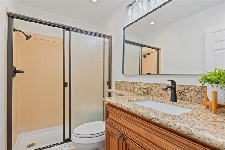 Fully remodeled hall Hall bath- all matching cabinetry & Granite
