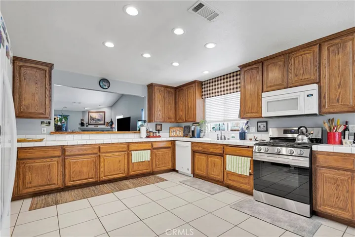 12870 Bermuda Dunes Drive, Victorville, California 92395
