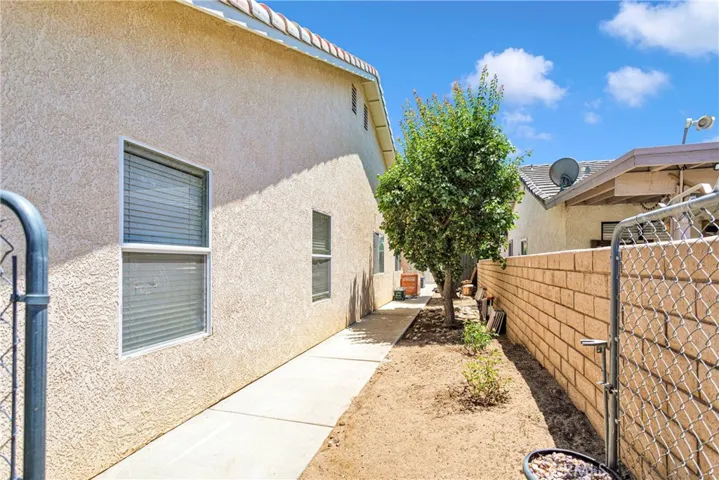 12870 Bermuda Dunes Drive, Victorville, California 92395