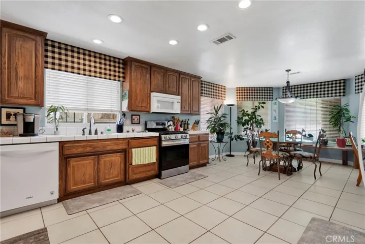 12870 Bermuda Dunes Drive, Victorville, California 92395