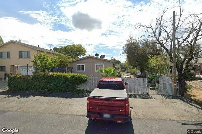 890 Center Street, Sonoma, California 95476