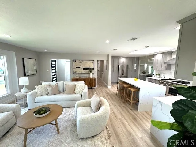 3931 Marron Avenue, Long Beach, California 90807