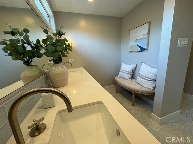 3931 Marron Avenue, Long Beach, California 90807
