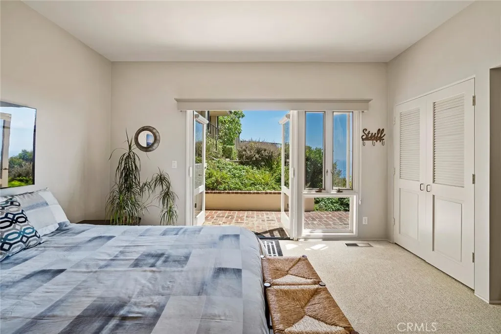 2108 Crestview Drive, Laguna Beach, California 92651 home-pic-29