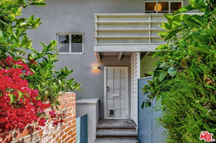 5167 1/2 Village, Los Angeles, California 90016