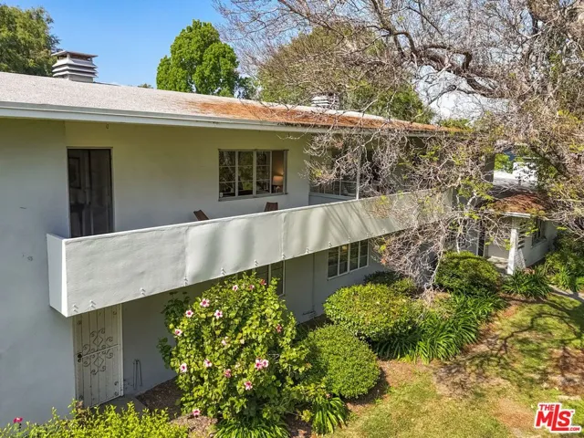 5167 1/2 Village, Los Angeles, California 90016
