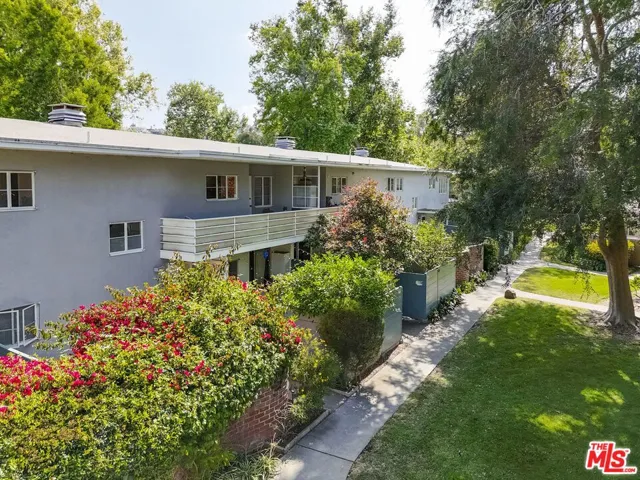 5167 1/2 Village, Los Angeles, California 90016