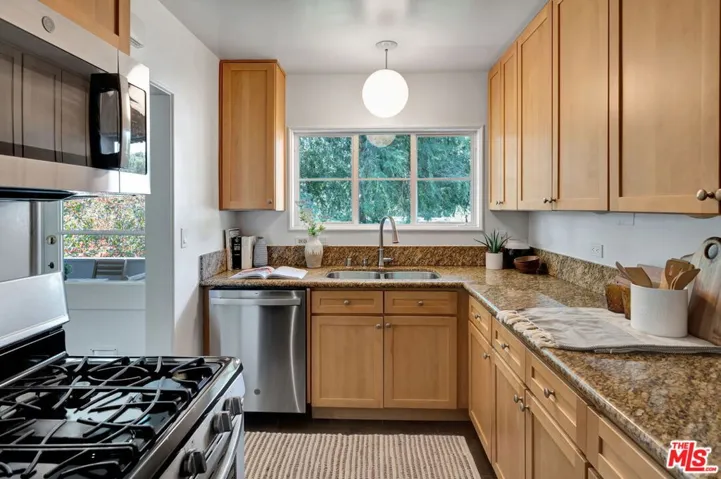 5167 1/2 Village, Los Angeles, California 90016