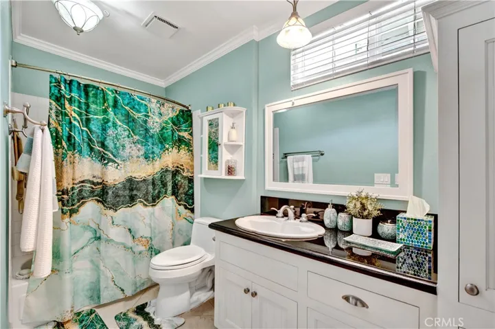 Downstairs full bathroom