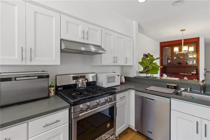 10470 Riverside Drive 302, Toluca Lake, California 91602