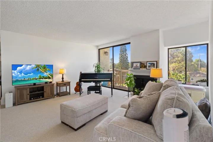 10470 Riverside Drive 302, Toluca Lake, California 91602