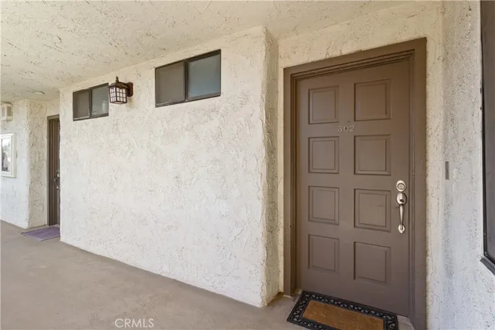 10470 Riverside Drive 302, Toluca Lake, California 91602