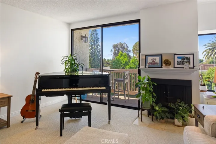 10470 Riverside Drive 302, Toluca Lake, California 91602
