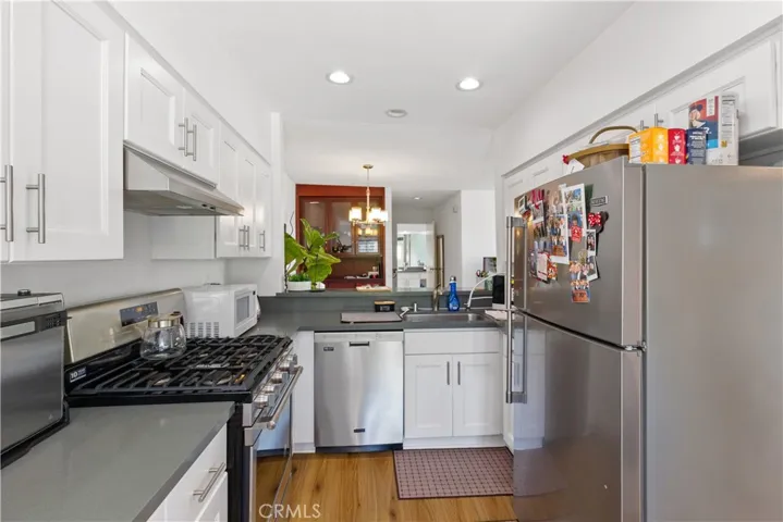 10470 Riverside Drive 302, Toluca Lake, California 91602