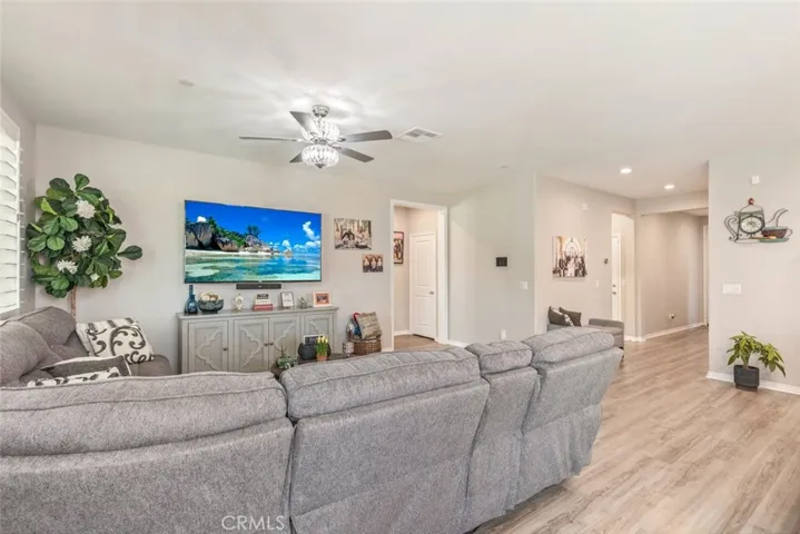 29237 Royal Tarlair, Lake Elsinore, California 92530