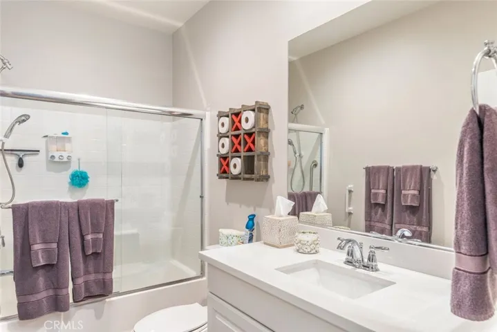 29237 Royal Tarlair, Lake Elsinore, California 92530