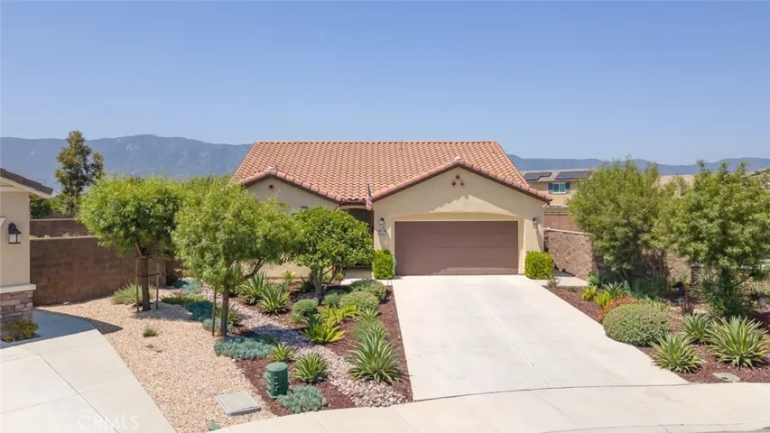 29237 Royal Tarlair, Lake Elsinore, California 92530