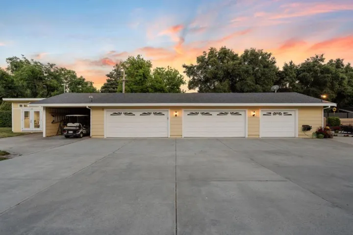 12135 Watsonville Road, Gilroy, California 95020