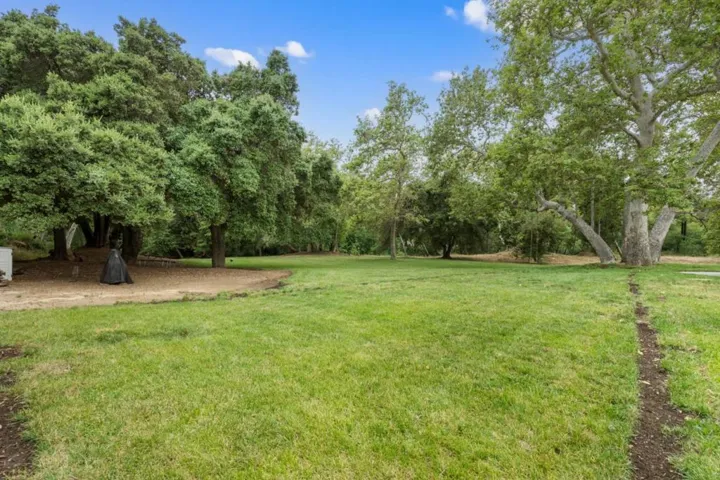 12135 Watsonville Road, Gilroy, California 95020