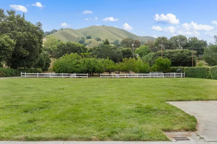 12135 Watsonville Road, Gilroy, California 95020