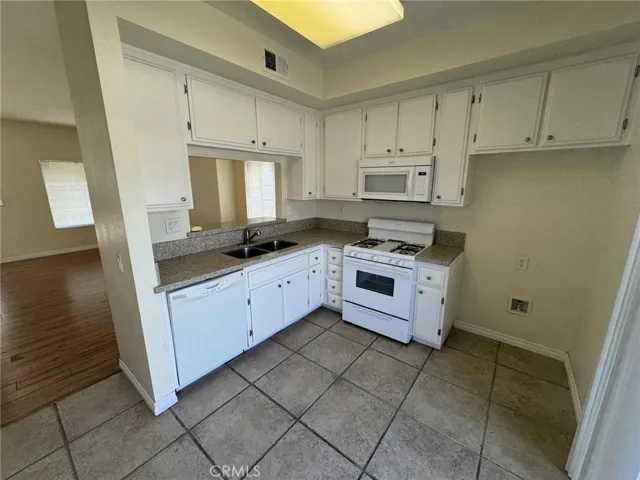 926 W Philadelphia Street H43, Ontario, California 91762