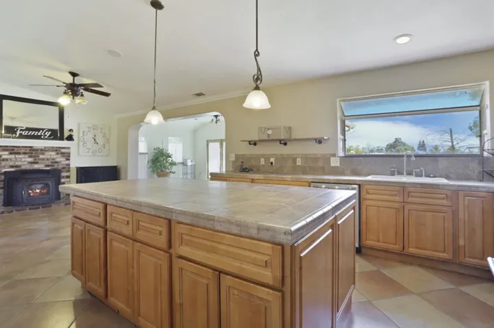11800 E Mayers Road, Acampo, California 95220