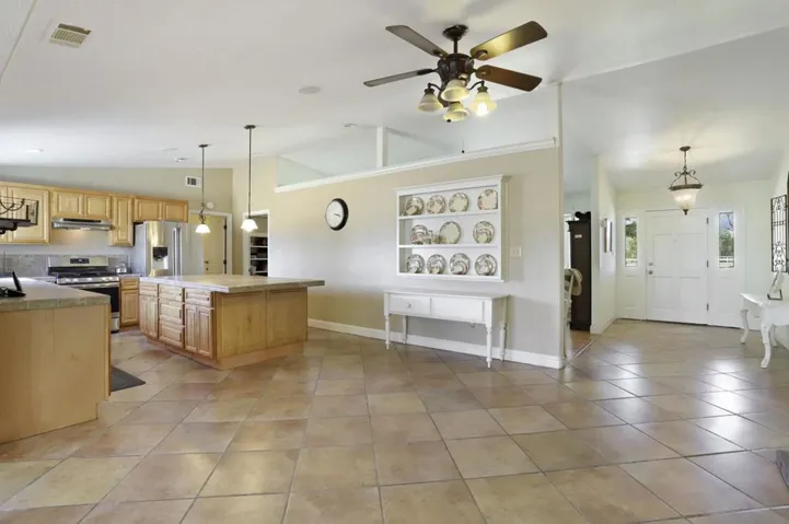11800 E Mayers Road, Acampo, California 95220