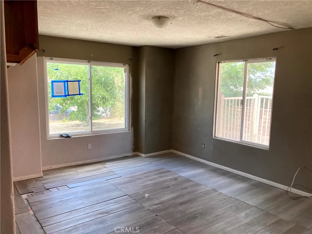 26501 Mainsail Lane, Helendale, California 92342 home-pic-2