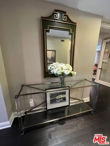 12218 Montana Avenue 204, Los Angeles, California 90049