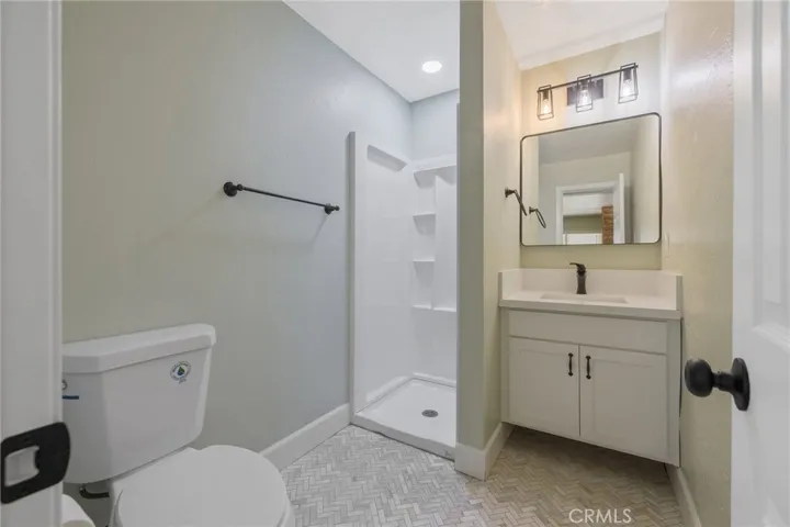 1805 N Redington Place, Hanford, California 93230