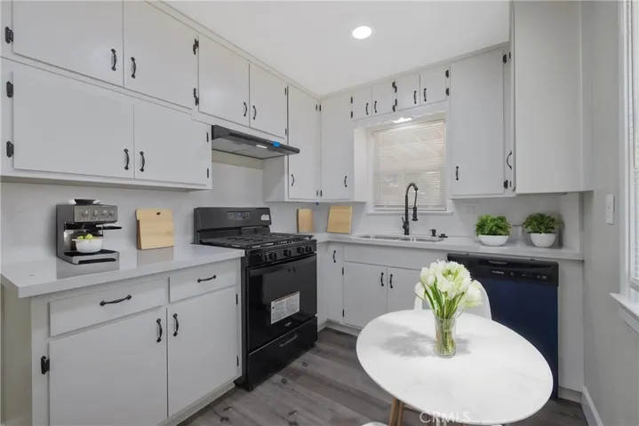 1805 N Redington Place, Hanford, California 93230